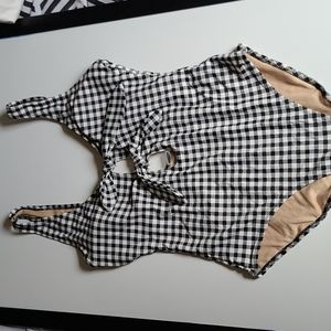 Old navy checkered one piece size medium